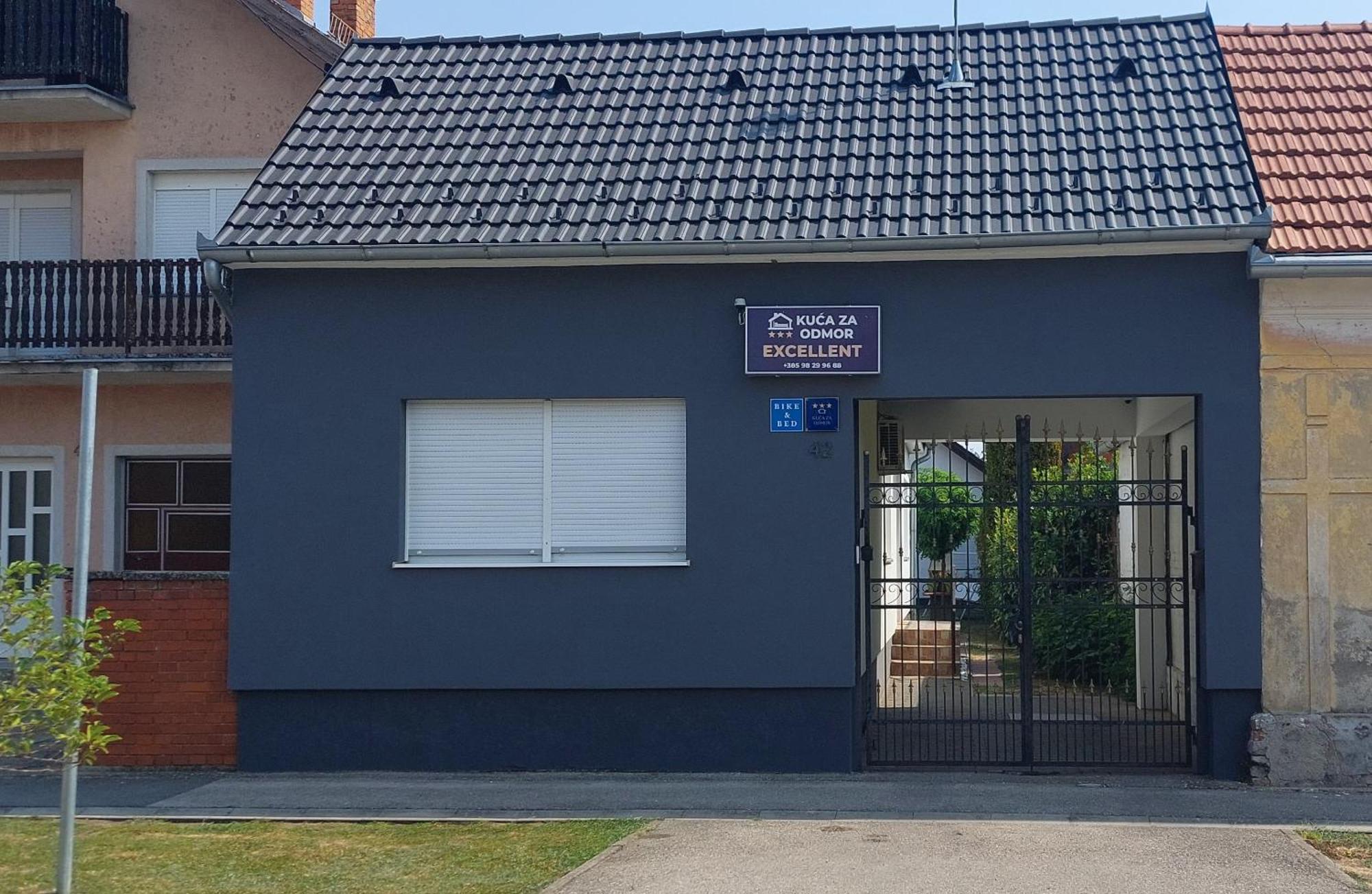 Apartman Excellent - Kuca Za Odmor U Zupanji -Natkriveno Parkirno Mjesto ジュパニャ エクステリア 写真